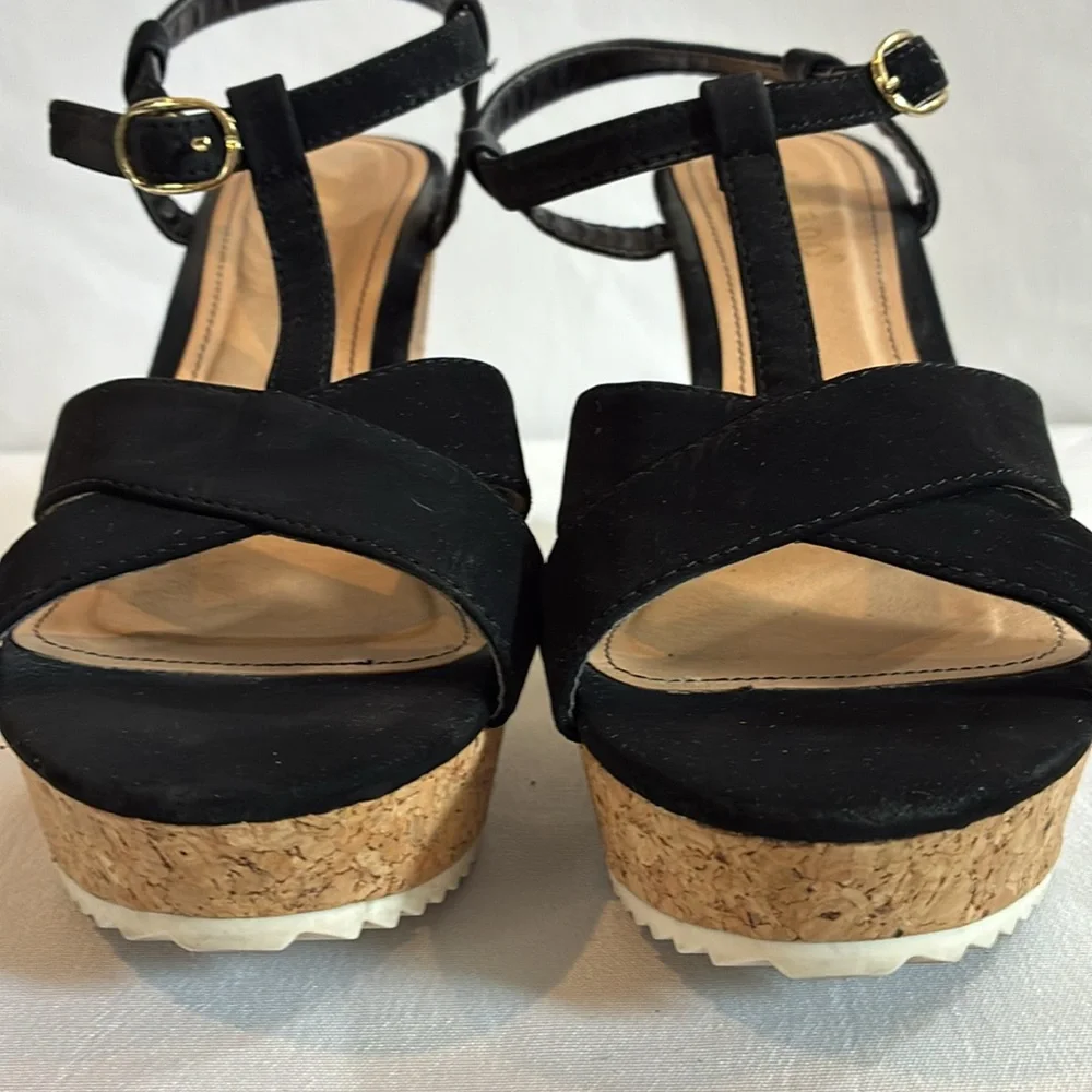 Bamboo Black velvet platform strappy summer sandals size 7 party cocktail sexy